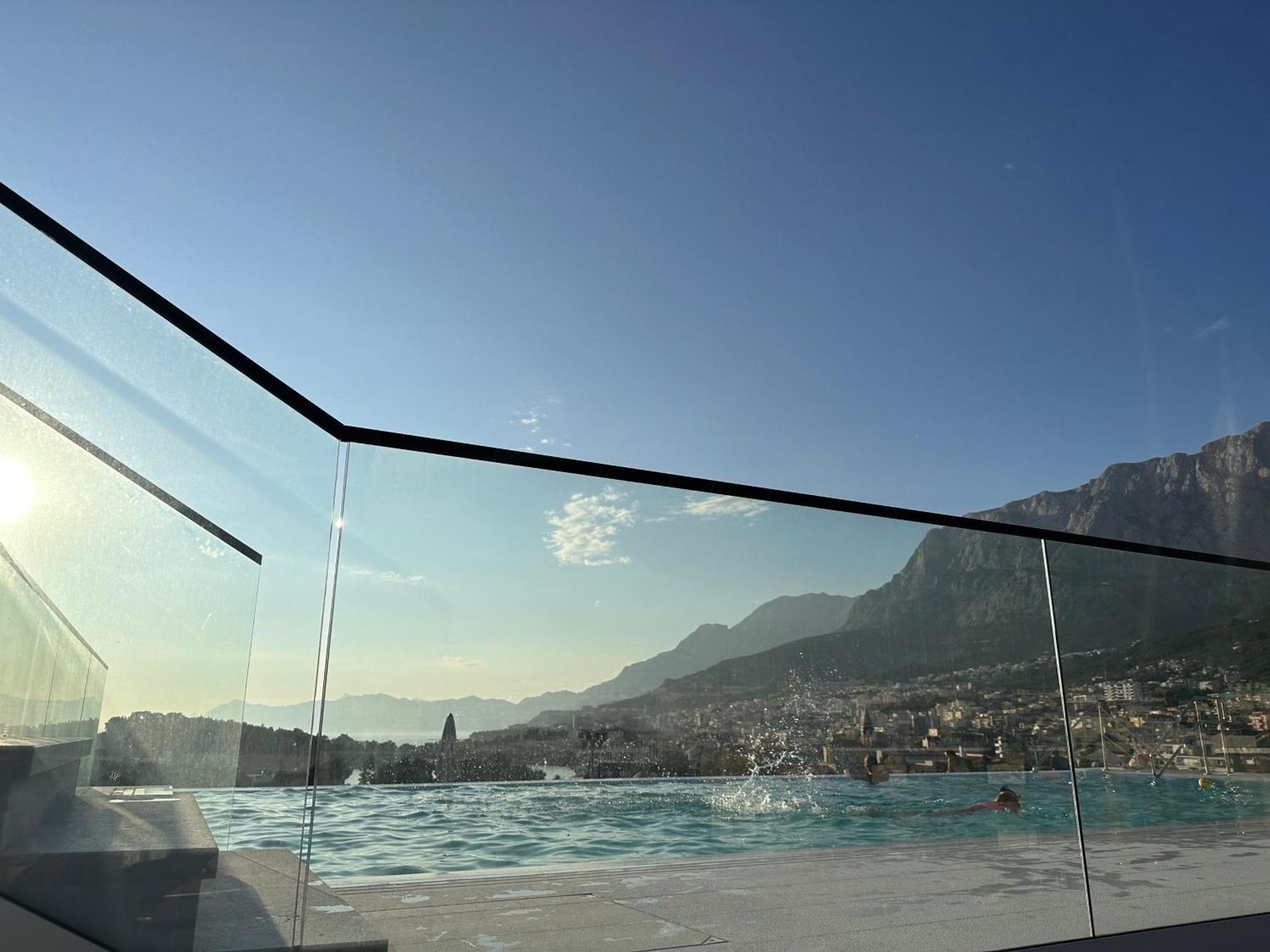 Apartment Atlantis Lux With Pool Makarska