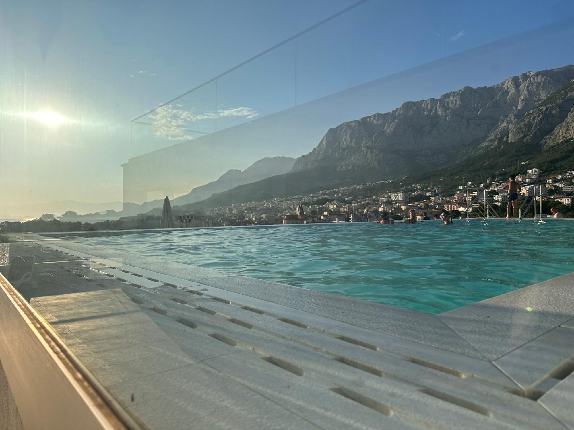 Atlantis Lux With Pool *