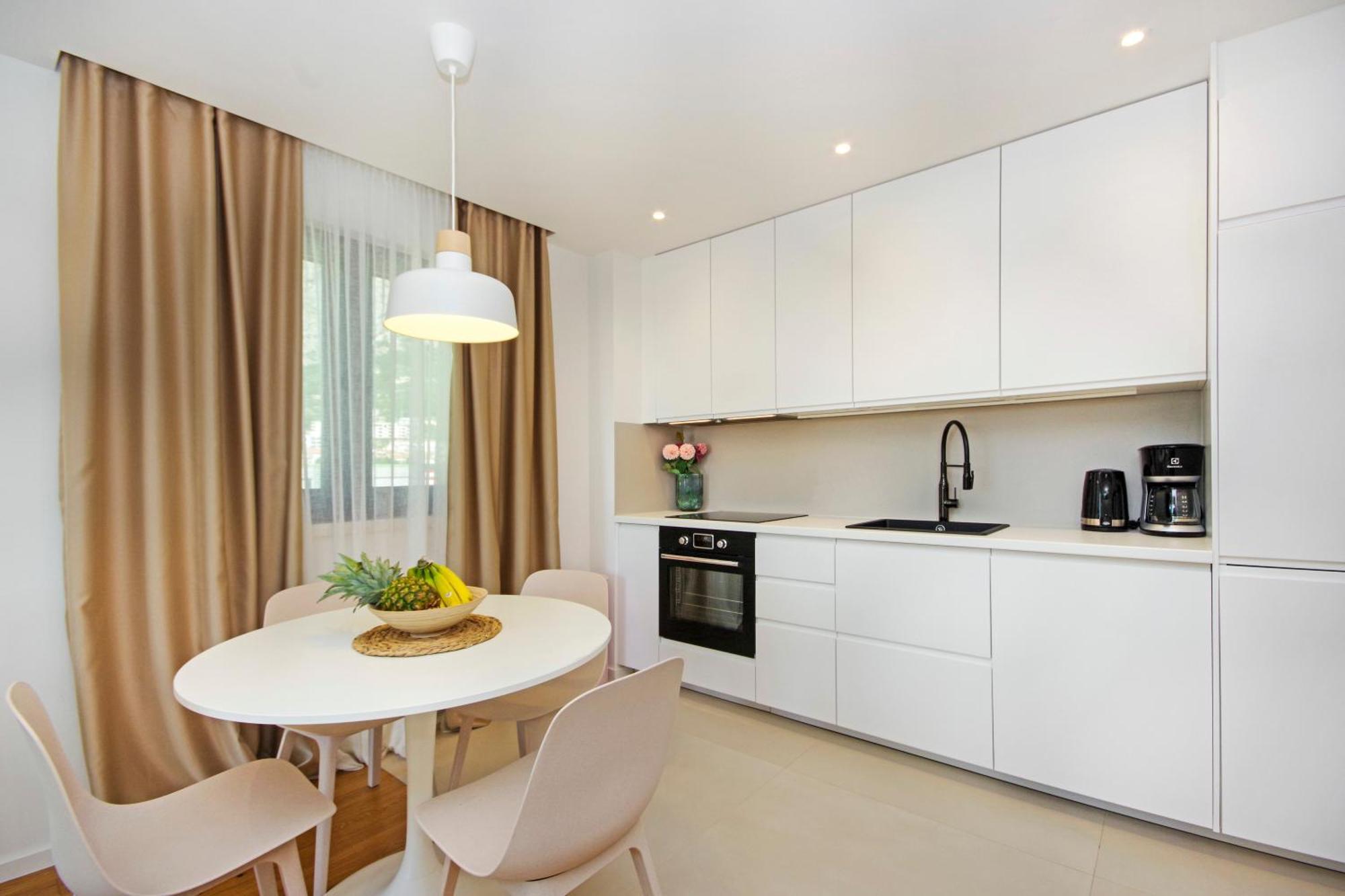 Atlantis Lux With Pool Apartment