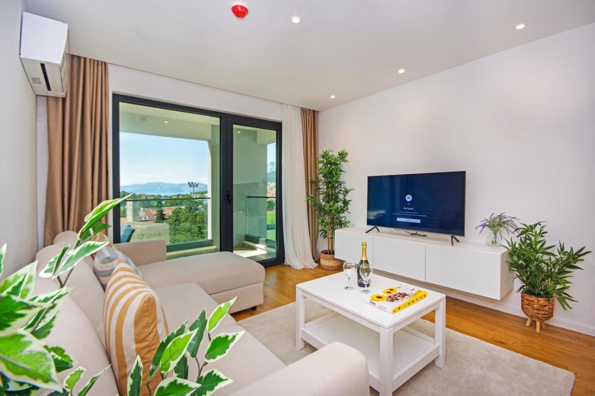 Atlantis Lux With Pool Apartment Makarska