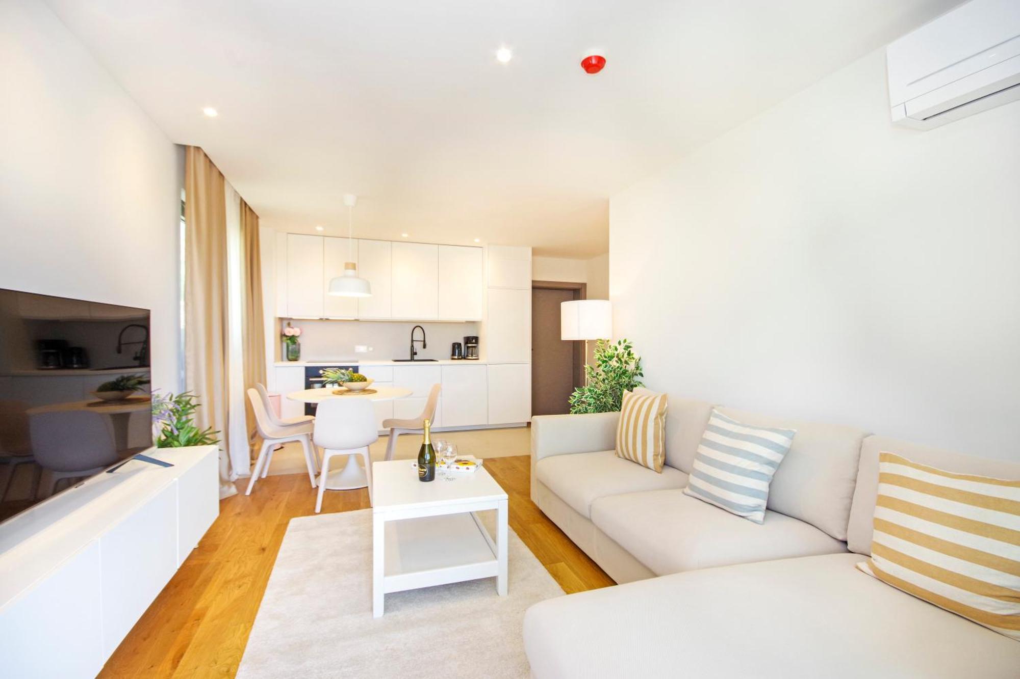 Atlantis Lux With Pool Makarska