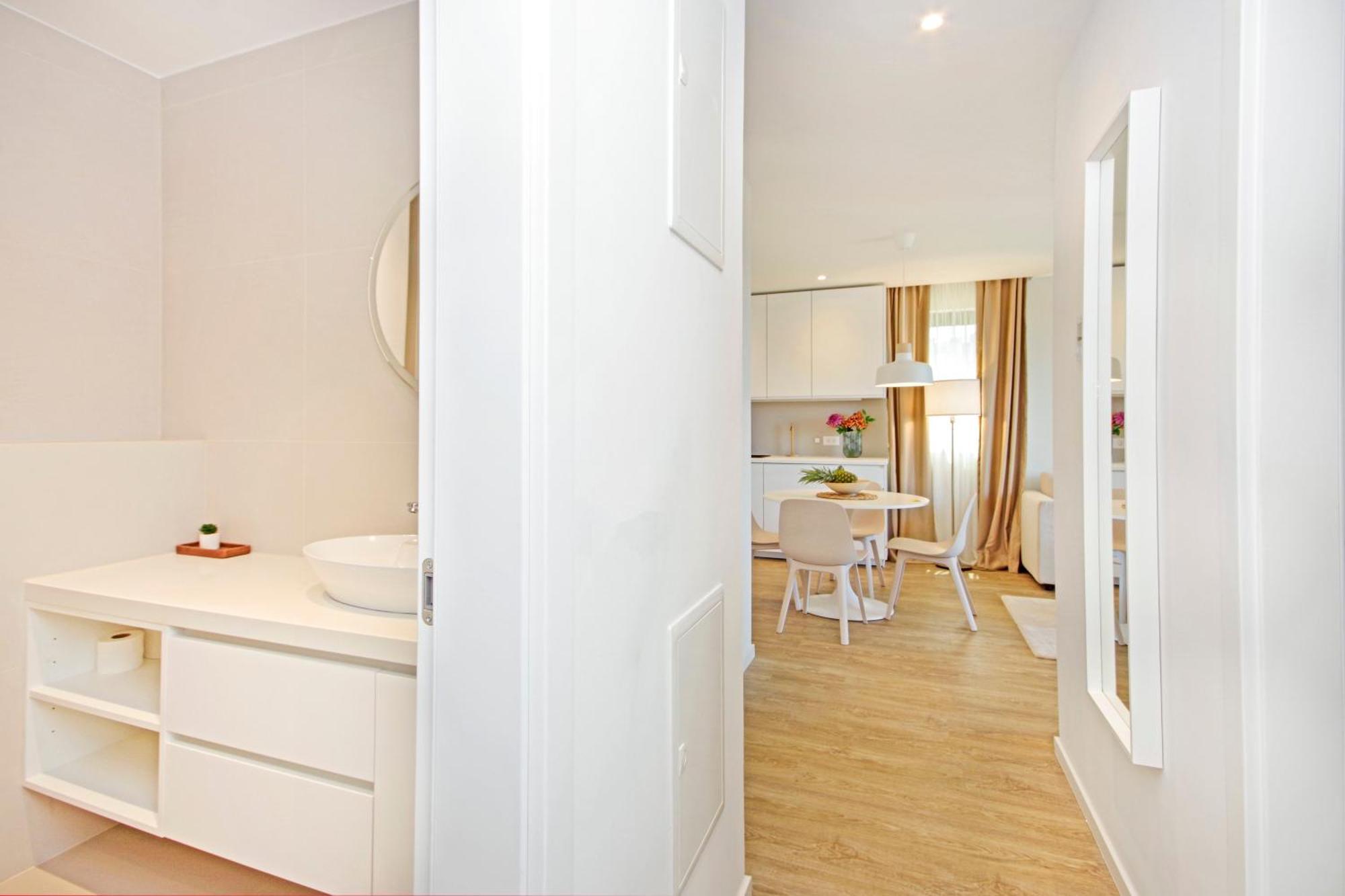Atlantis Lux With Pool Apartment