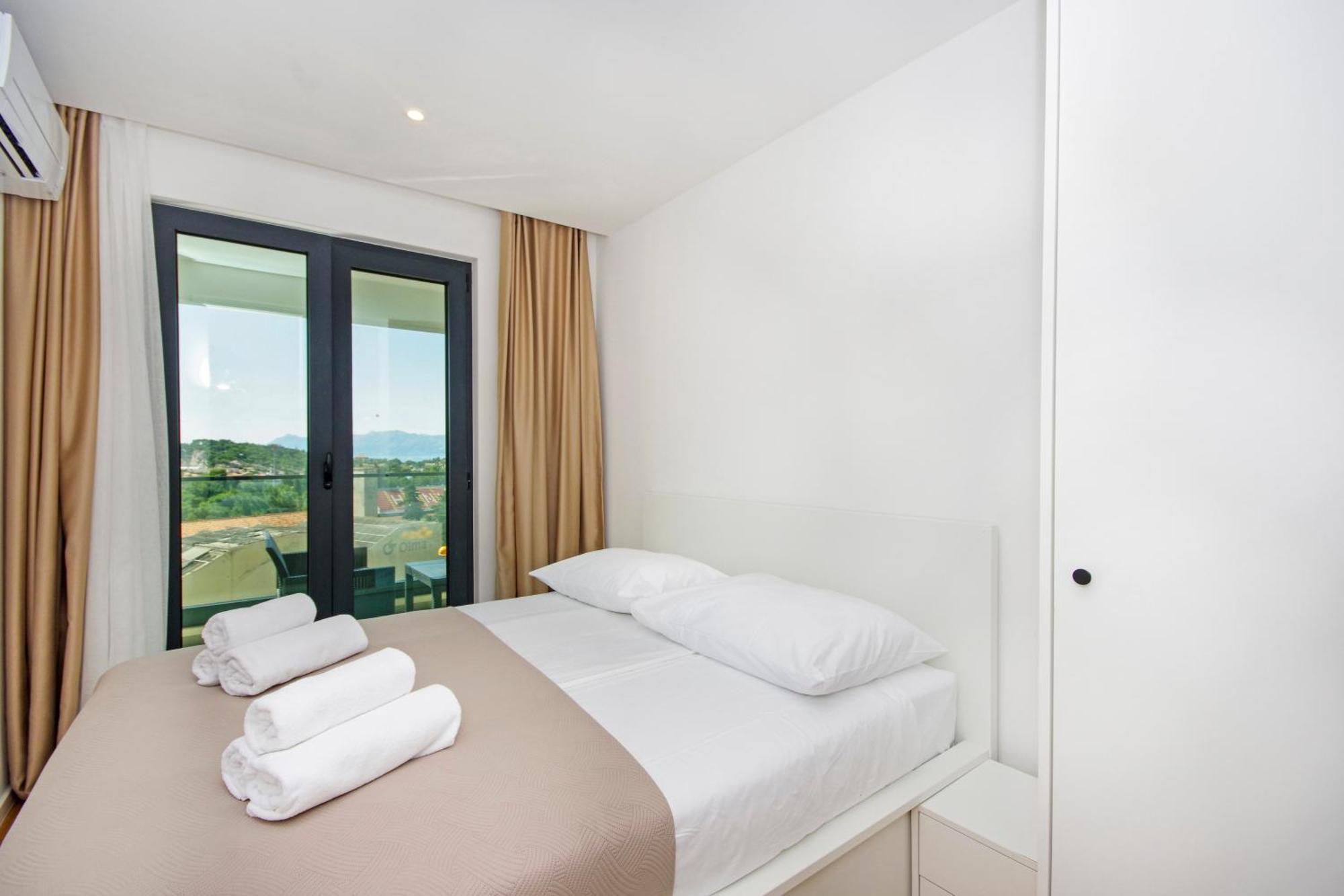 Atlantis Lux With Pool Apartment Makarska