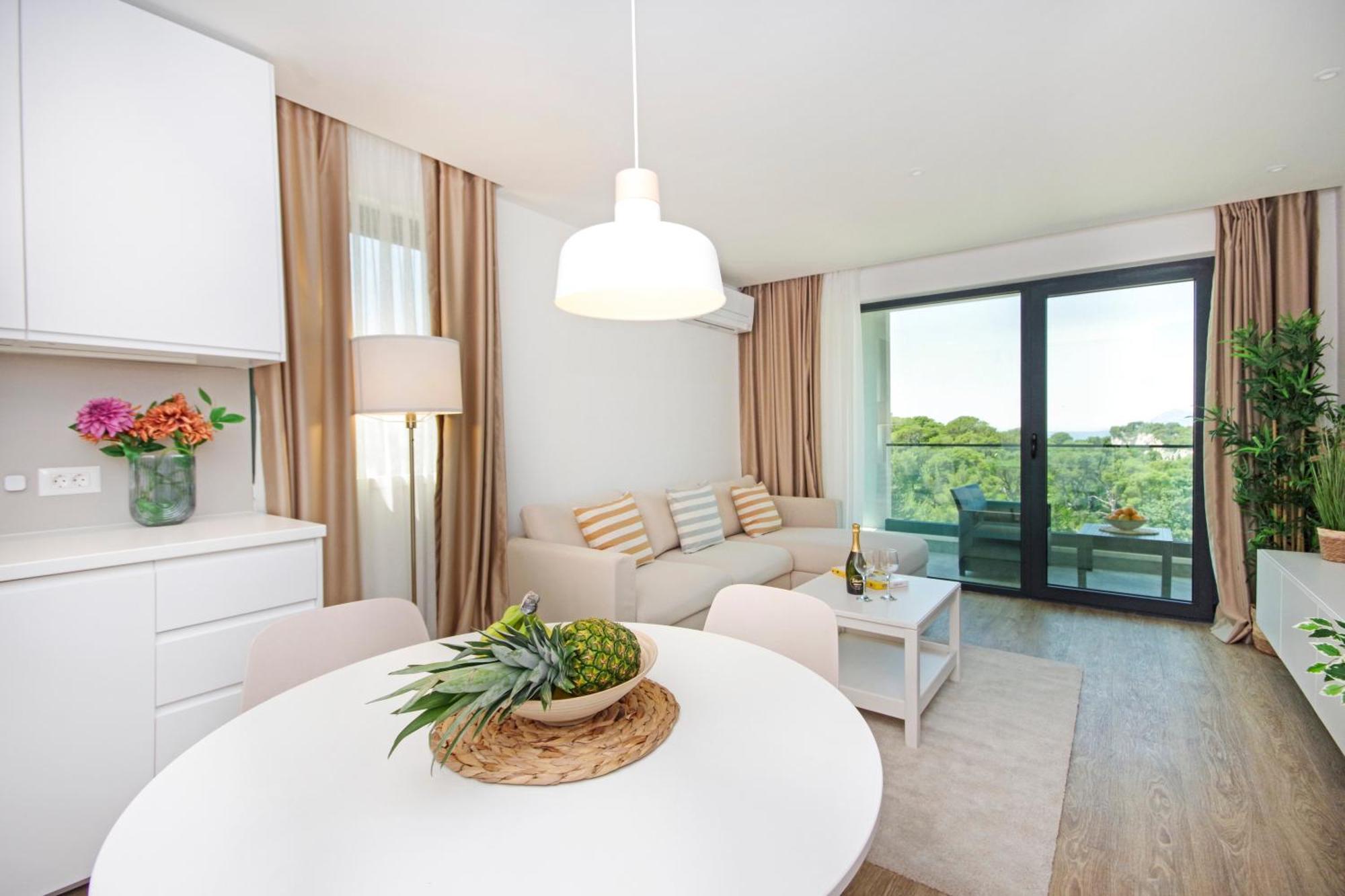 Atlantis Lux With Pool Makarska