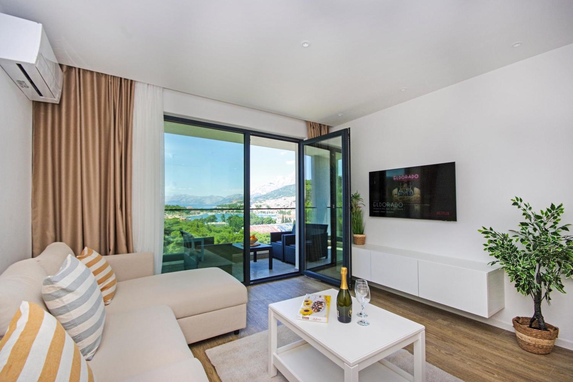 Atlantis Lux With Pool Apartment