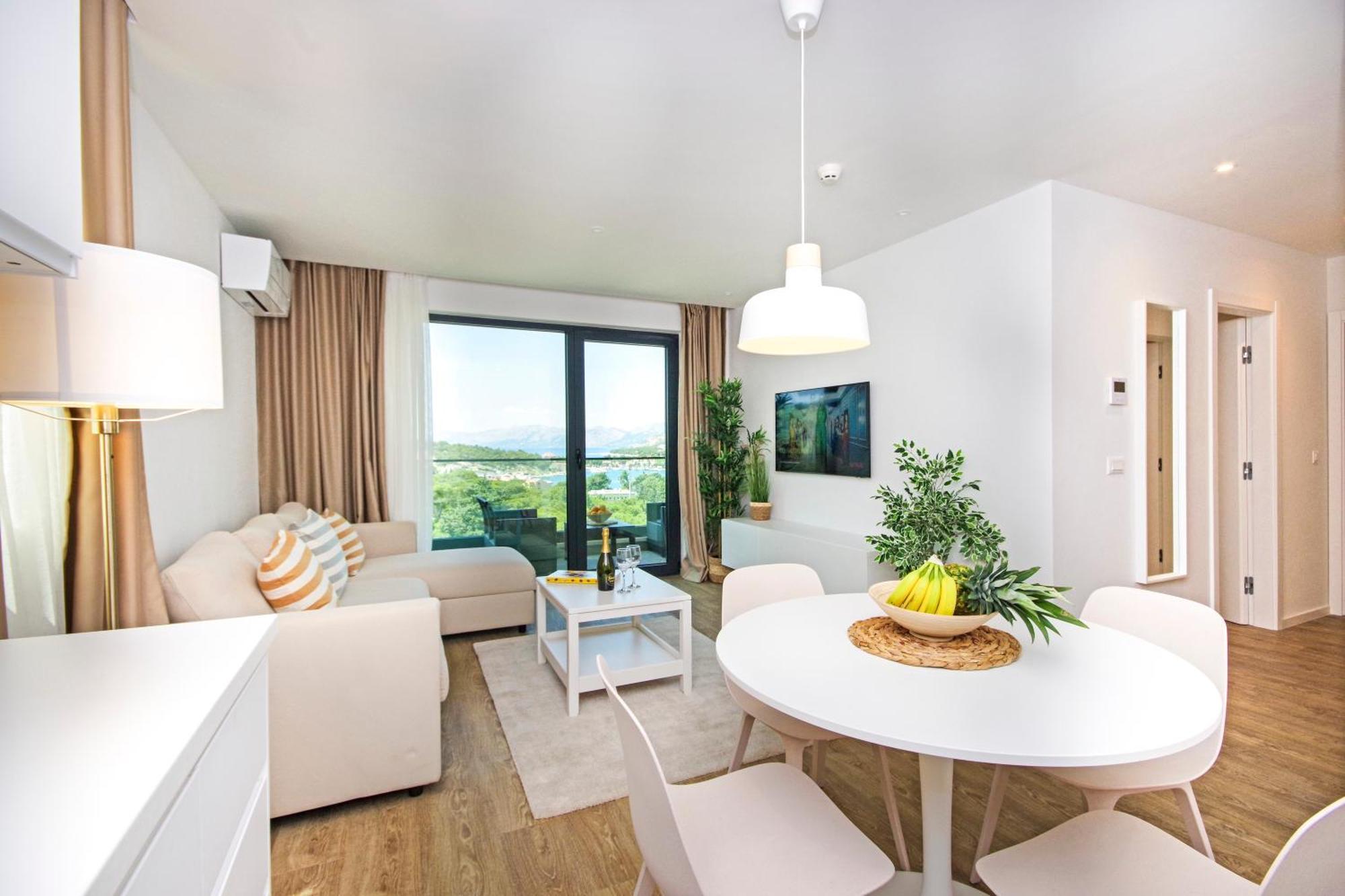 Atlantis Lux With Pool Apartment