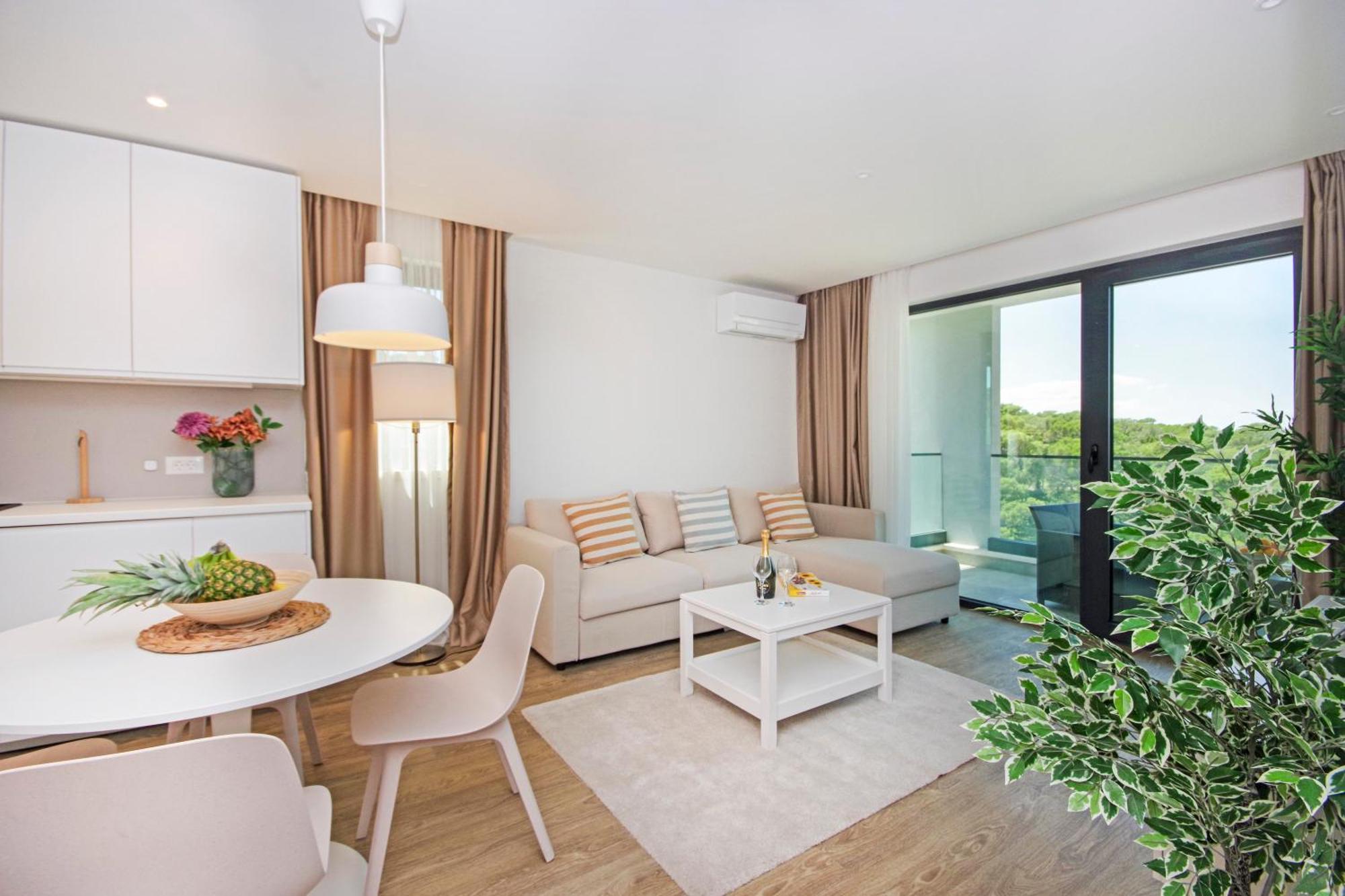 Atlantis Lux With Pool Makarska